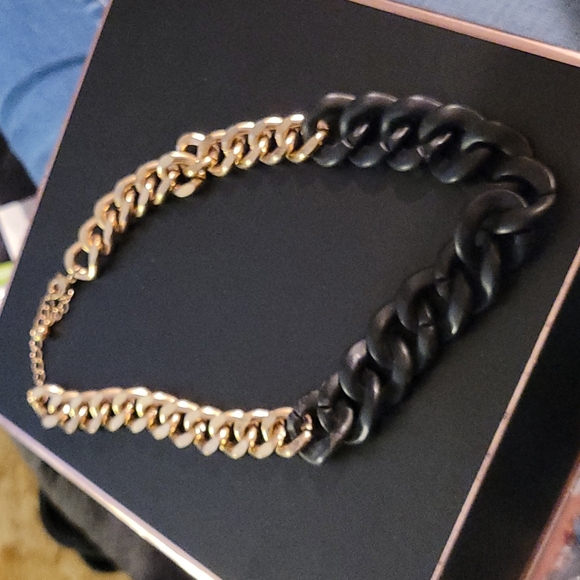 Women's beautiful❤ large link black and gold necklace!! - Picture 2 of 3